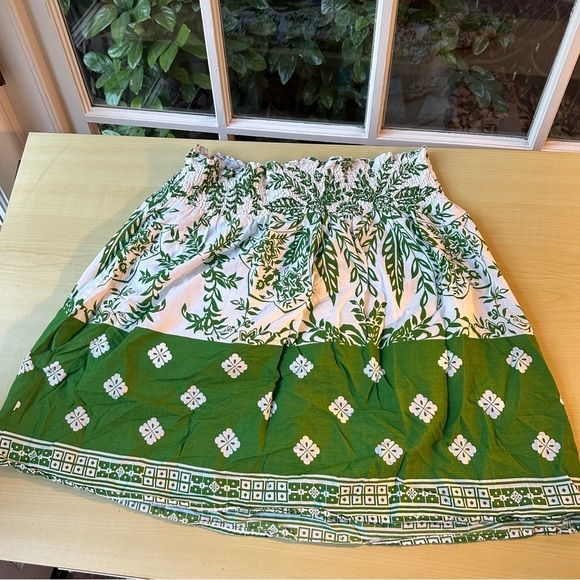 She's Cool Green and White Smocked Short Lined Bubble Mini Skirt size Large - Picture 9 of 15